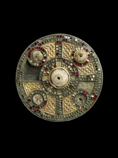 Broche de disco, 400-1066 (vidrio, oro, marfil) de Anglo Saxon